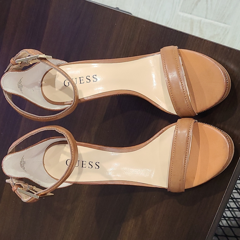 Guess Wedge Size 7.5
